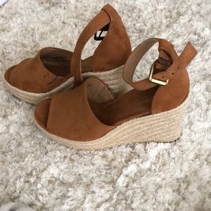 Universal Thread wedges